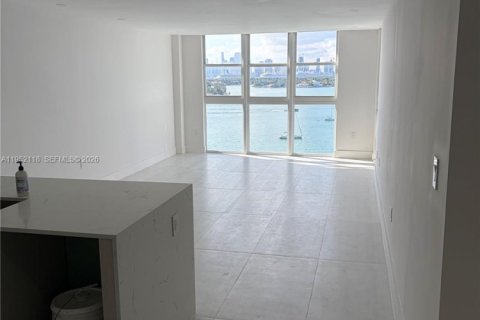 Condominio en alquiler en Miami Beach, Florida, 2 dormitorios, 114.64 m2 № 2006469 - foto 3