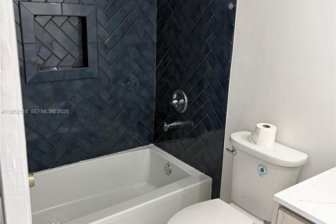 Condominio en alquiler en Miami Beach, Florida, 2 dormitorios, 114.64 m2 № 2006469 - foto 10