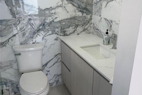 Condominio en alquiler en Miami Beach, Florida, 2 dormitorios, 114.64 m2 № 2006469 - foto 8