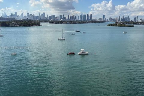 Кондоминиум с 2 спальнями в Майами-Бич, Флорида № 2006469