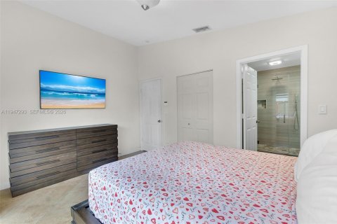 House in Hialeah, Florida 3 bedrooms, 128.95 sq.m. № 2003153 - photo 21