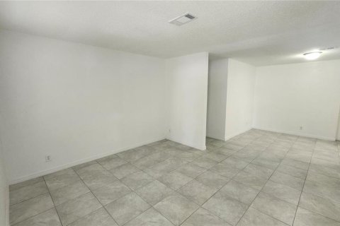 Villa ou maison à louer à Daytona Beach, Floride: 3 chambres, 95.32 m2 № 1886185 - photo 2