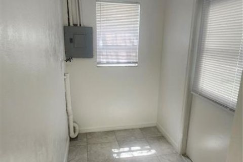 Villa ou maison à louer à Daytona Beach, Floride: 3 chambres, 95.32 m2 № 1886185 - photo 16