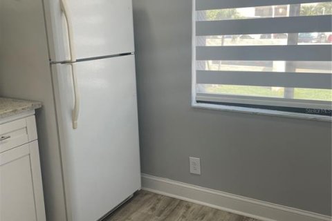 Copropriété à louer à Saint Petersburg, Floride: 2 chambres, 89.19 m2 № 2214303 - photo 4