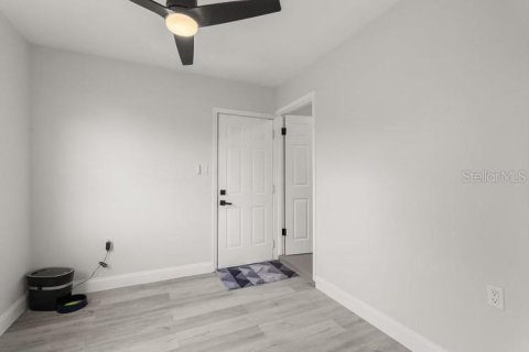 House in Orlando, Florida 2 bedrooms, 84.08 sq.m. № 2165918 - photo 9