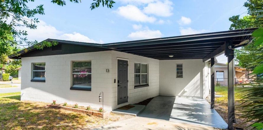 House in Orlando, Florida 2 bedrooms, 84.08 sq.m. № 2165918