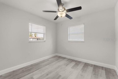 House in Orlando, Florida 2 bedrooms, 84.08 sq.m. № 2165918 - photo 14