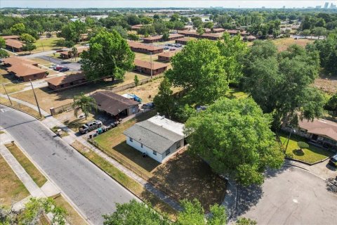 House in Orlando, Florida 2 bedrooms, 84.08 sq.m. № 2165918 - photo 22