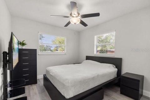 House in Orlando, Florida 2 bedrooms, 84.08 sq.m. № 2165918 - photo 11