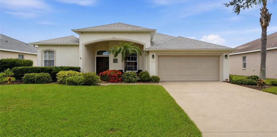 House in Parrish, Florida 3 bedrooms, 193.14 sq.m. № 2237120
