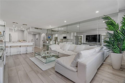Copropriété à vendre à Miami Beach, Floride: 1 chambre, 82.68 m2 № 1946164 - photo 3