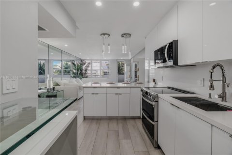 Copropriété à vendre à Miami Beach, Floride: 1 chambre, 82.68 m2 № 1946164 - photo 16