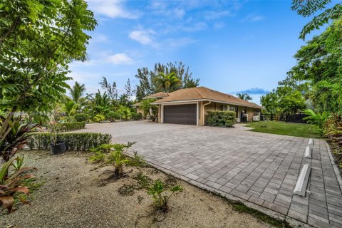 Casa en venta en Loxahatchee Groves, Florida, 3 dormitorios, 206.15 m2 № 2372386 - foto 10