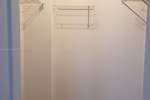 Copropriété à louer à North Bay Village, Floride: 2 chambres, 116.22 m2 № 2004434 - photo 15