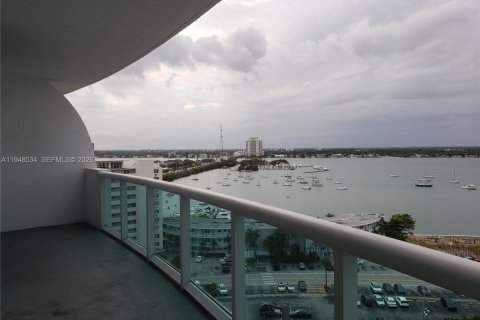 Copropriété à louer à North Bay Village, Floride: 2 chambres, 116.22 m2 № 2004434 - photo 19