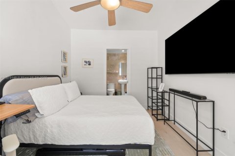 House in Miami Shores, Florida 3 bedrooms, 118.54 sq.m. № 1923233 - photo 11