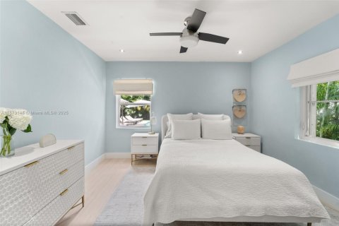 House in Miami Shores, Florida 3 bedrooms, 118.54 sq.m. № 1923233 - photo 13