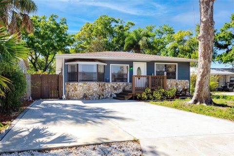 Villa ou maison à Saint Petersburg, Floride 2 chambres, 86.96 m2 № 2093140