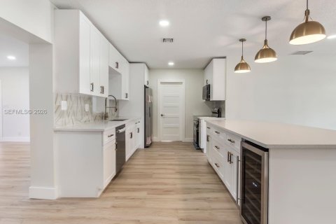 Villa ou maison à vendre à Fort Lauderdale, Floride: 3 chambres, 180.04 m2 № 1997854 - photo 12