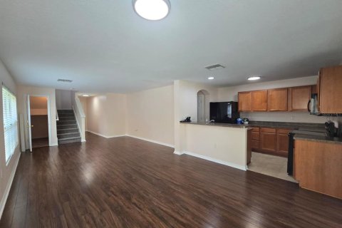 Adosado en alquiler en Tampa, Florida, 3 dormitorios, 162.67 m2 № 1917911 - foto 2