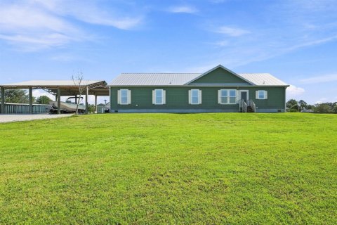Villa ou maison à Okeechobee, Floride 4 chambres, 209.87 m2 № 2338361