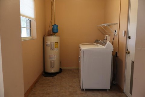 Villa ou maison à vendre à Tavares, Floride: 2 chambres, 84.91 m2 № 2147933 - photo 12