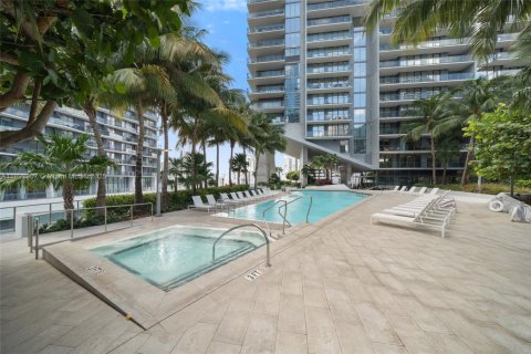 Condo in Miami, Florida, 2 bedrooms  № 2081566 - photo 30