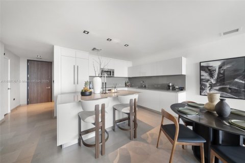 Condo in Miami, Florida, 2 bedrooms  № 2081566 - photo 7
