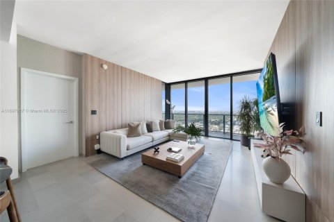 Condo in Miami, Florida, 2 bedrooms  № 2081566 - photo 10