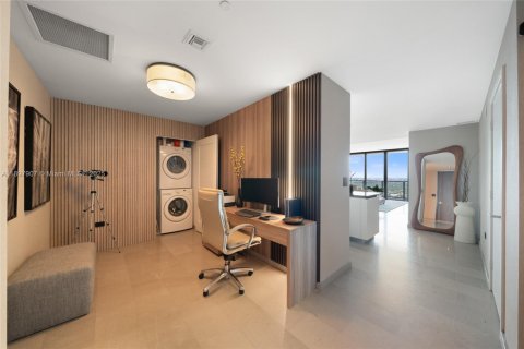 Condo in Miami, Florida, 2 bedrooms  № 2081566 - photo 5