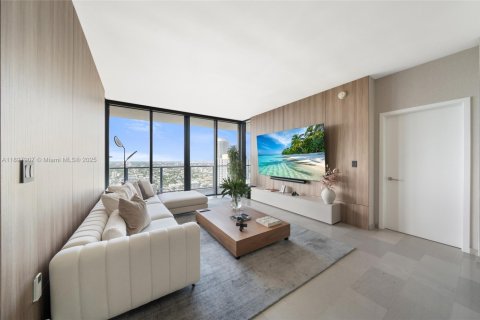 Condo in Miami, Florida, 2 bedrooms  № 2081566 - photo 11
