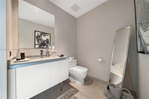 Condo in Miami, Florida, 2 bedrooms  № 2081566 - photo 25