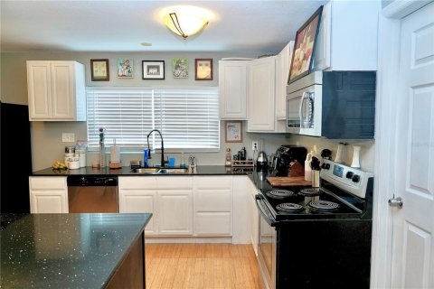 Casa en venta en Tampa, Florida, 4 dormitorios, 115.38 m2 № 2112489 - foto 7