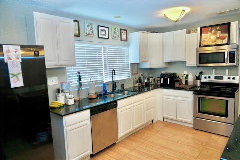 Casa en venta en Tampa, Florida, 4 dormitorios, 115.38 m2 № 2112489 - foto 8