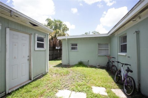 Casa en venta en Tampa, Florida, 4 dormitorios, 115.38 m2 № 2112489 - foto 29