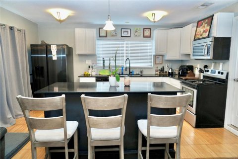 Casa en venta en Tampa, Florida, 4 dormitorios, 115.38 m2 № 2112489 - foto 6