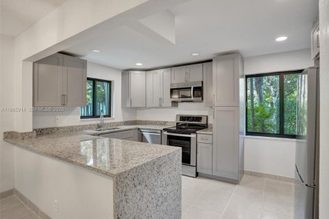 Townhouse in Cooper City, Florida 3 bedrooms, 123 sq.m. № 2027853 - photo 7