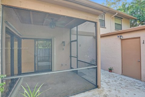 Townhouse in Cooper City, Florida 3 bedrooms, 123 sq.m. № 2027853 - photo 19