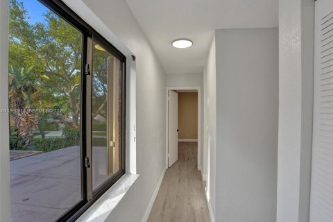 Townhouse in Cooper City, Florida 3 bedrooms, 123 sq.m. № 2027853 - photo 10