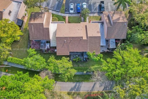 Townhouse in Cooper City, Florida 3 bedrooms, 123 sq.m. № 2027853 - photo 25