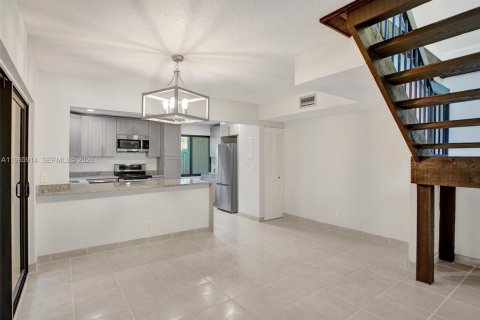 Townhouse in Cooper City, Florida 3 bedrooms, 123 sq.m. № 2027853 - photo 5