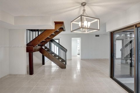 Townhouse in Cooper City, Florida 3 bedrooms, 123 sq.m. № 2027853 - photo 6