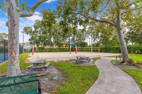 Townhouse in Cooper City, Florida 3 bedrooms, 123 sq.m. № 2027853 - photo 21