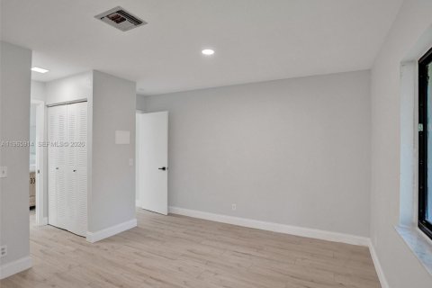 Townhouse in Cooper City, Florida 3 bedrooms, 123 sq.m. № 2027853 - photo 15