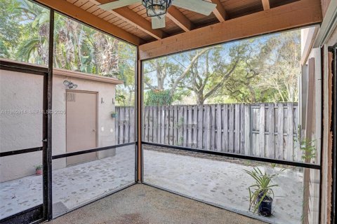 Townhouse in Cooper City, Florida 3 bedrooms, 123 sq.m. № 2027853 - photo 18