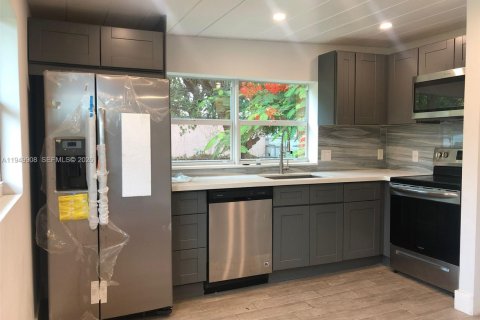 Снять в аренду виллу или дом в Майами, Флорида 3 спальни, 128.76м2, № 2005594 - фото 3