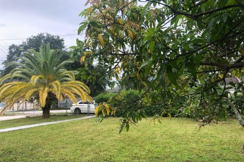 Снять в аренду виллу или дом в Майами, Флорида 3 спальни, 128.76м2, № 2005594 - фото 12