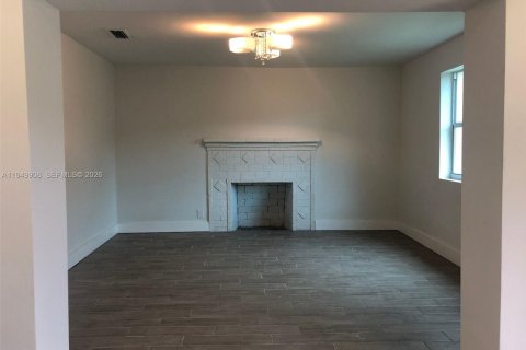 Снять в аренду виллу или дом в Майами, Флорида 3 спальни, 128.76м2, № 2005594 - фото 5