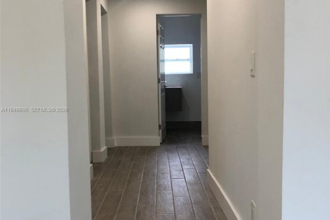 Снять в аренду виллу или дом в Майами, Флорида 3 спальни, 128.76м2, № 2005594 - фото 7