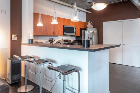 Condo in Orlando, Florida, 1 bedroom  № 1787713 - photo 9